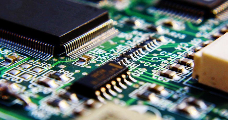 Power supply noise filtering at boltahe stabilization sa PCBA assembly